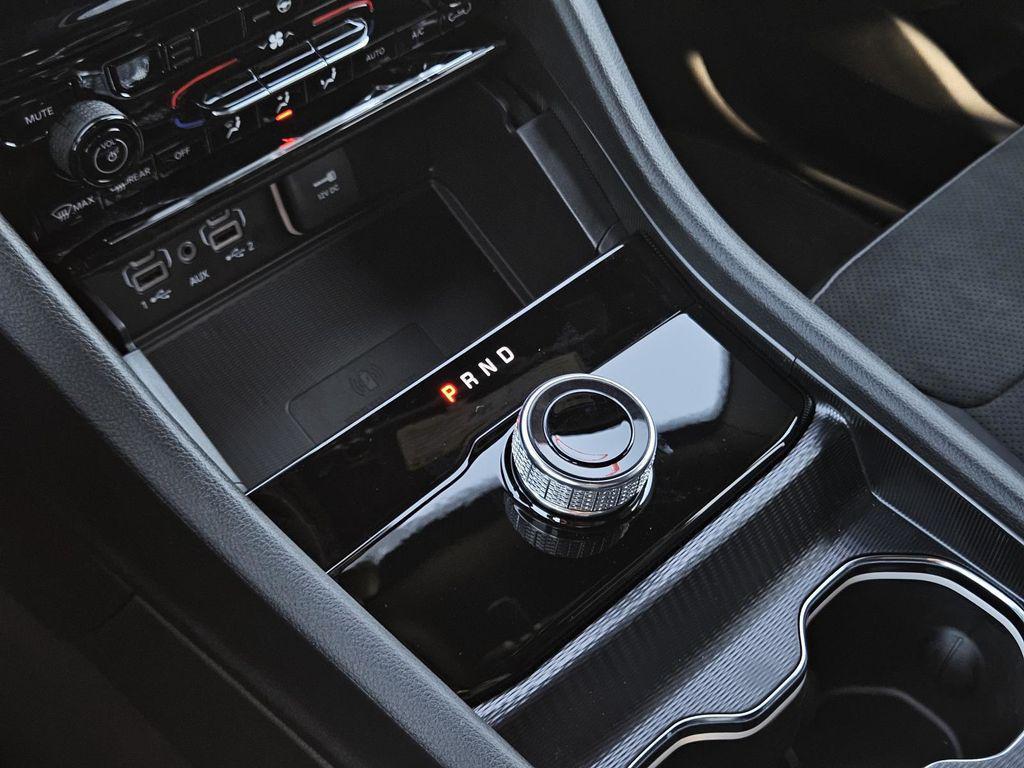 new 2025 Jeep Grand Cherokee car, priced at $41,580