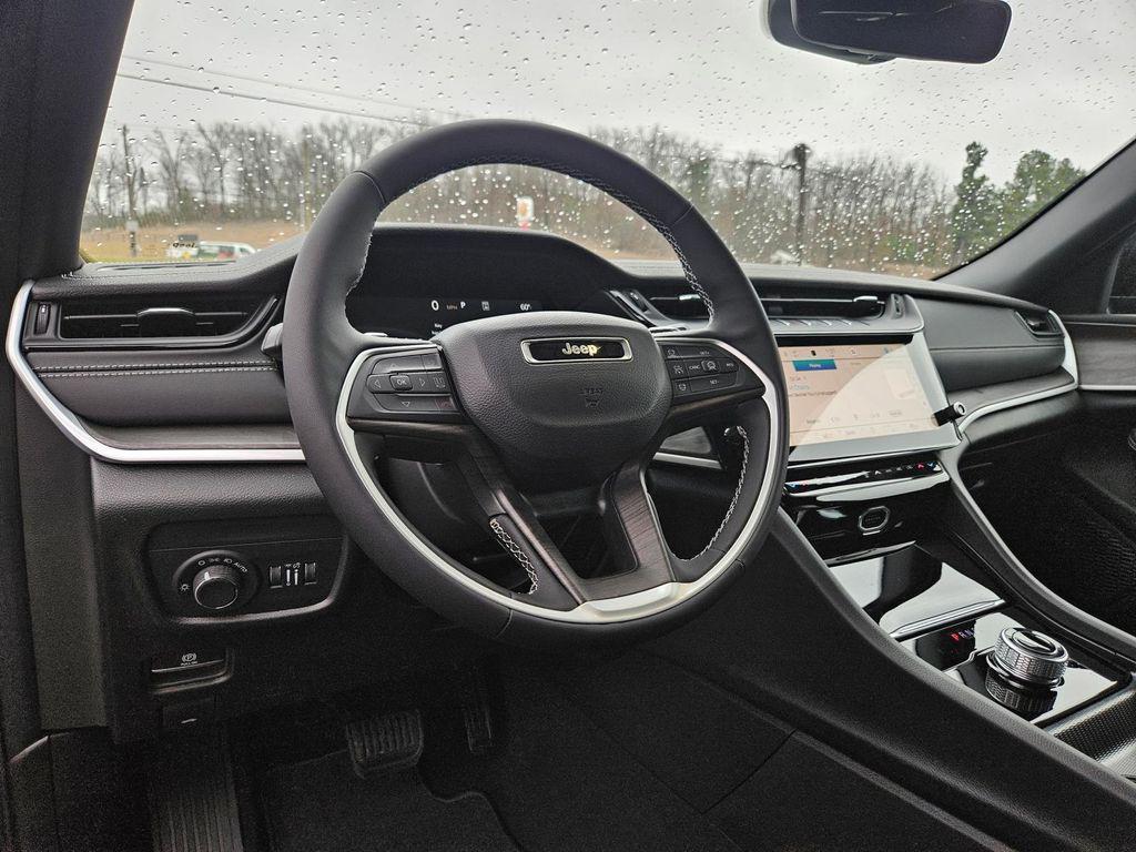 new 2026 Jeep Grand Cherokee car, priced at $46,025