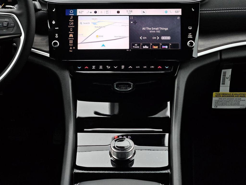 new 2026 Jeep Grand Cherokee car, priced at $46,025