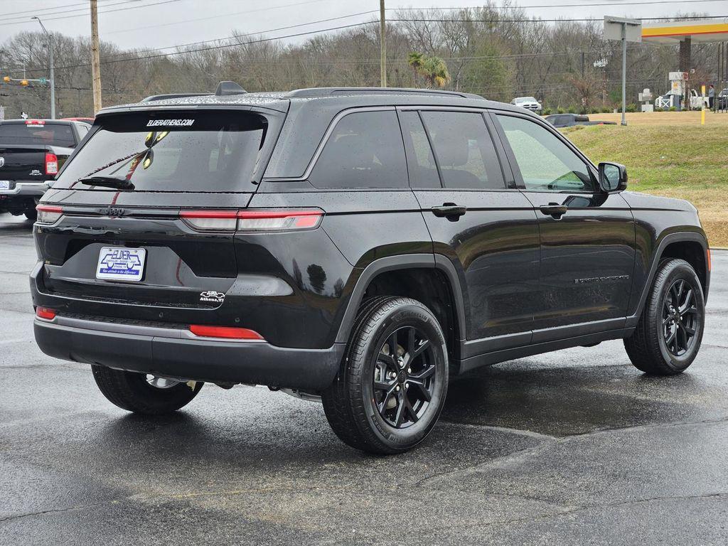 new 2026 Jeep Grand Cherokee car, priced at $46,025