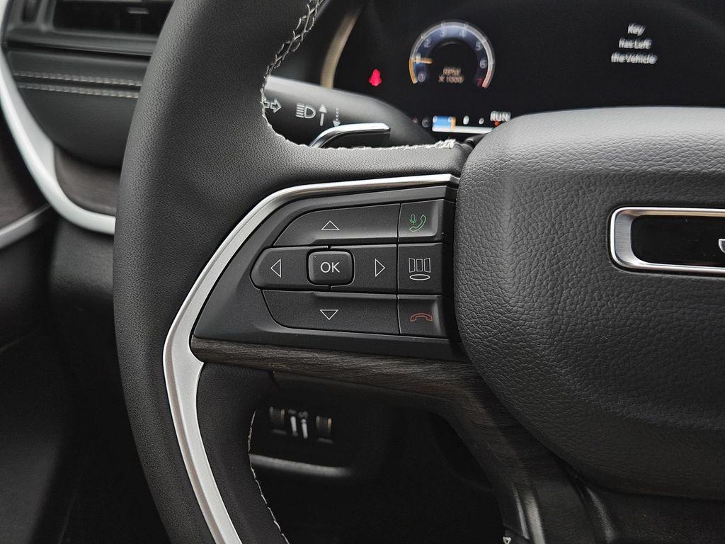 new 2026 Jeep Grand Cherokee car, priced at $46,025