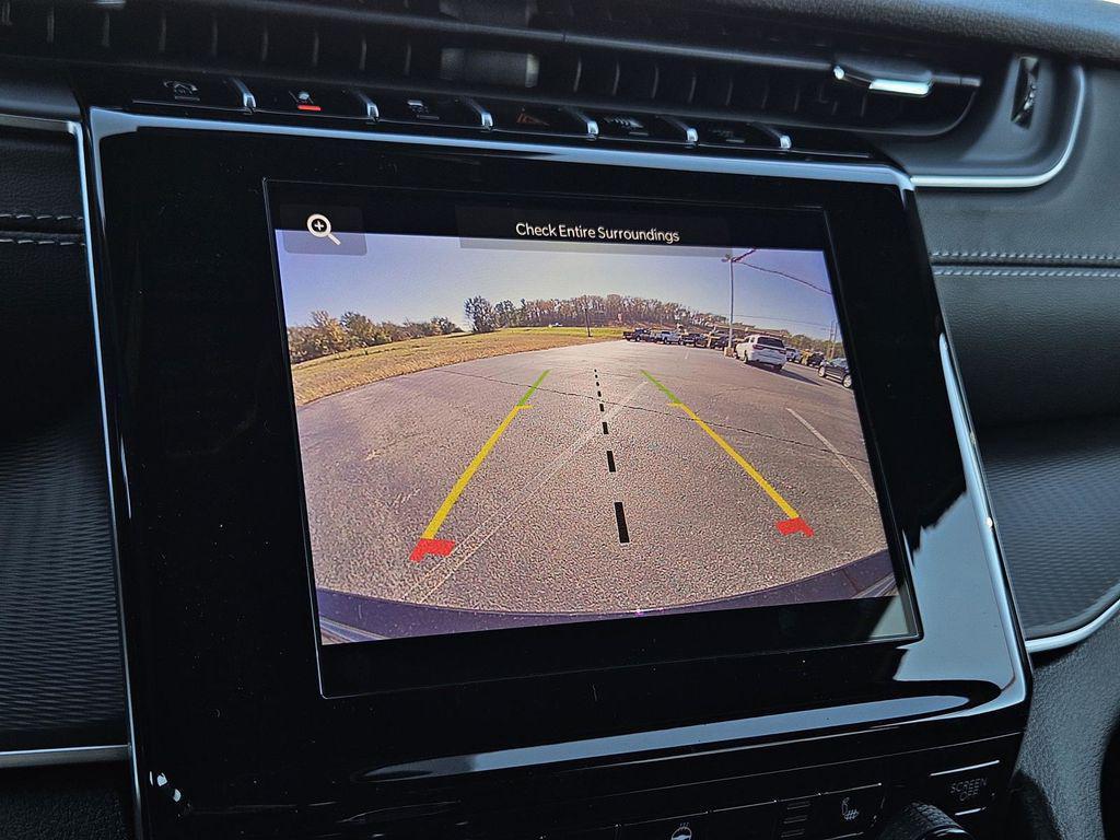 new 2025 Jeep Grand Cherokee car, priced at $40,980