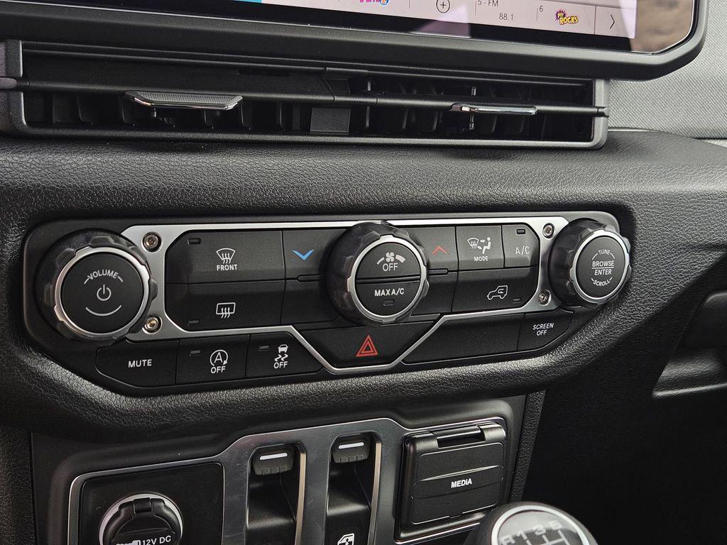 new 2026 Jeep Wrangler car, priced at $41,070