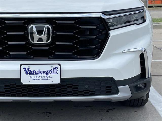 new 2025 Honda Pilot car, priced at $51,109