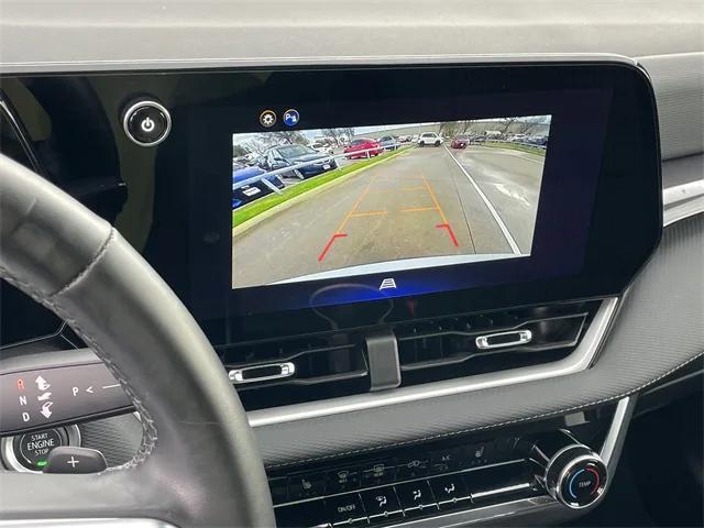 used 2025 Chevrolet Equinox car, priced at $27,998