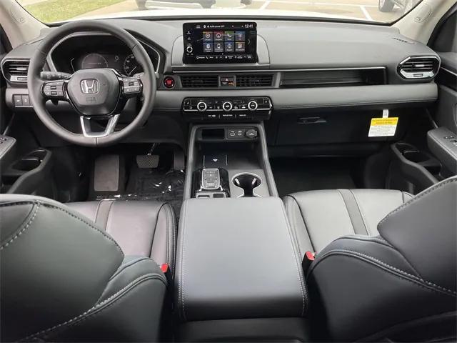 new 2025 Honda Pilot car, priced at $50,859