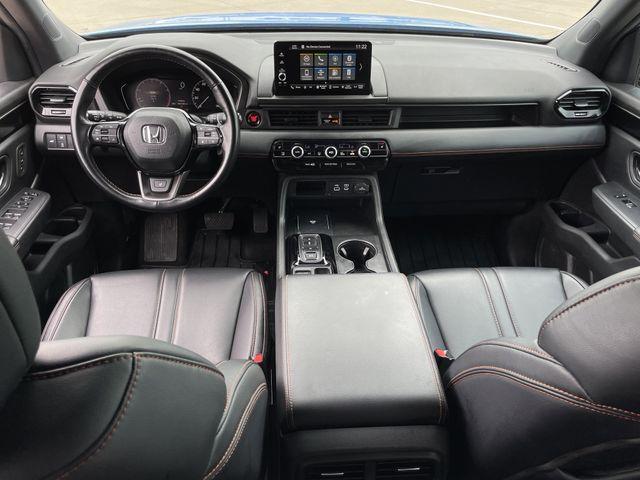 used 2025 Honda Pilot car, priced at $42,326