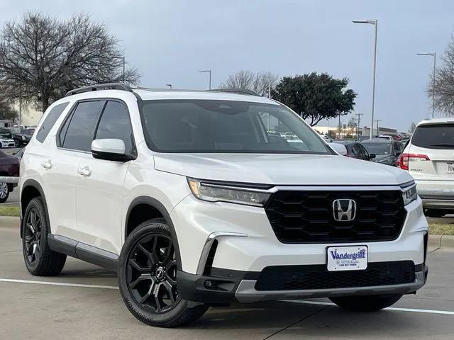 new 2025 Honda Pilot car, priced at $51,681