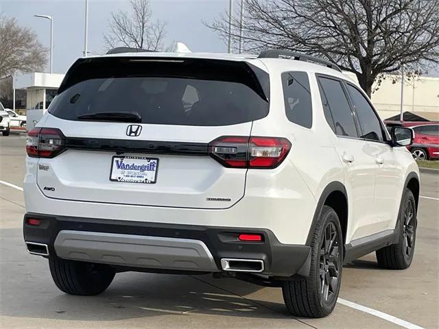 new 2025 Honda Pilot car, priced at $51,712