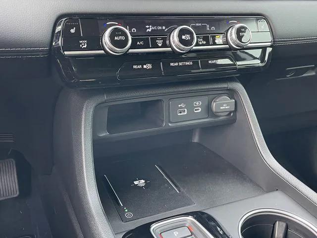 new 2025 Honda Pilot car, priced at $51,681