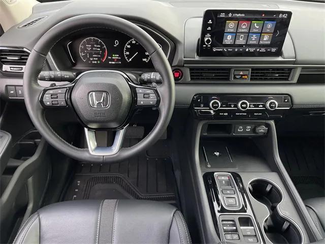 new 2025 Honda Pilot car, priced at $51,712