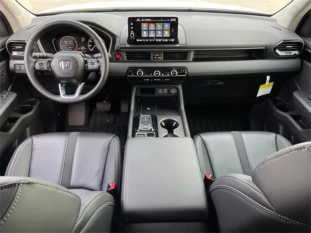 new 2025 Honda Pilot car, priced at $51,712