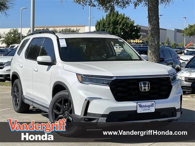 new 2025 Honda Pilot car, priced at $51,981