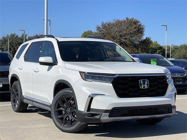 new 2025 Honda Pilot car, priced at $51,981