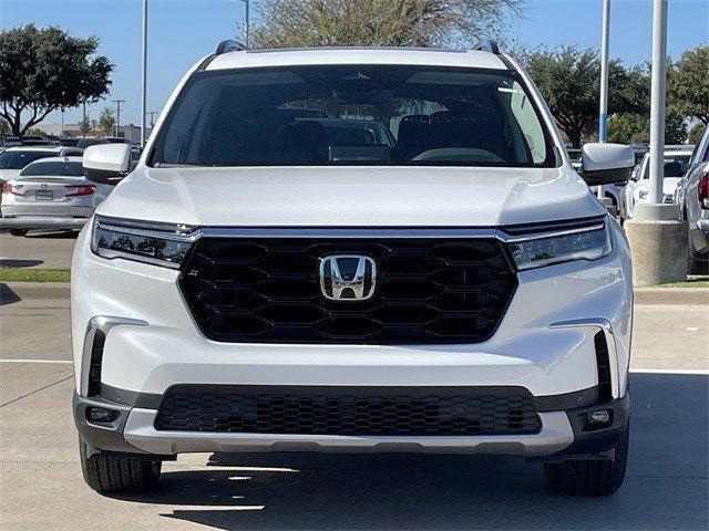 new 2025 Honda Pilot car, priced at $51,981