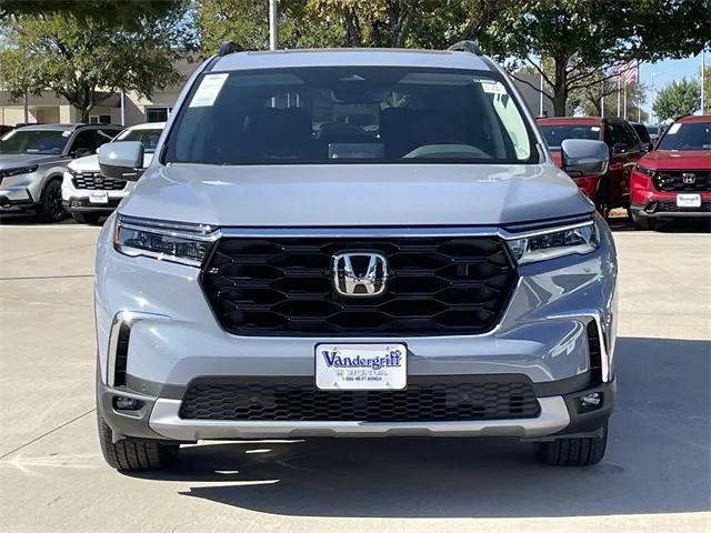 new 2025 Honda Pilot car, priced at $49,781