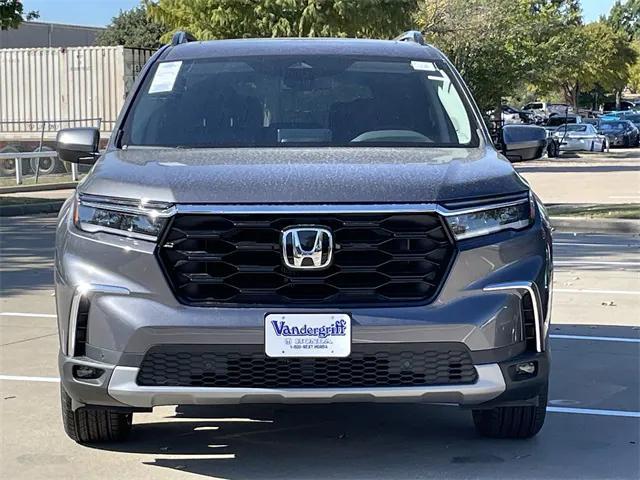 new 2025 Honda Pilot car, priced at $49,457