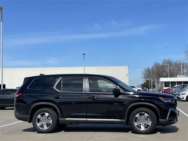 new 2025 Honda Pilot car, priced at $46,579