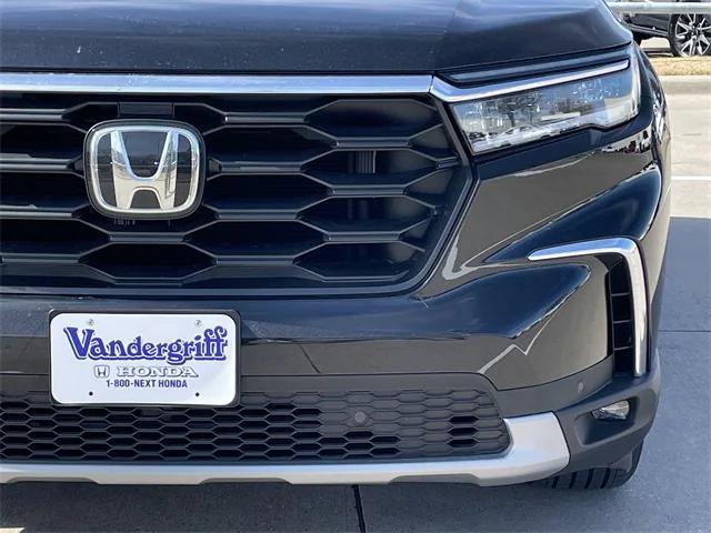 new 2025 Honda Pilot car, priced at $46,579