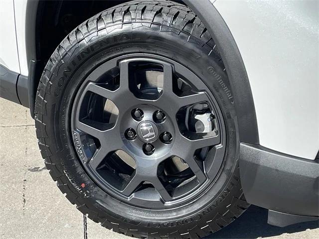 new 2025 Honda Pilot car, priced at $50,061