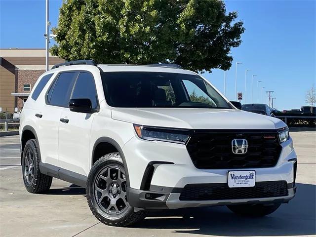 new 2025 Honda Pilot car, priced at $50,061