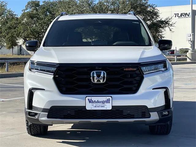 new 2025 Honda Pilot car, priced at $50,061