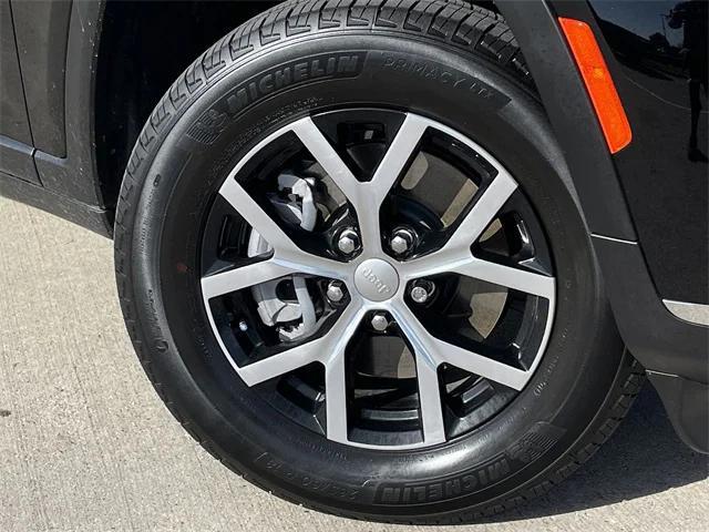 used 2025 Jeep Grand Cherokee L car, priced at $37,995