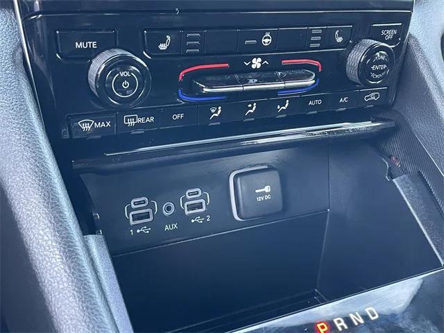 used 2025 Jeep Grand Cherokee L car, priced at $37,995