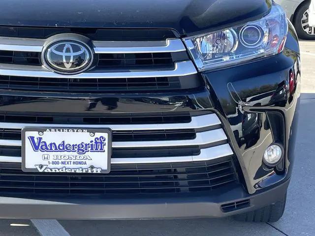 used 2017 Toyota Highlander car, priced at $21,629