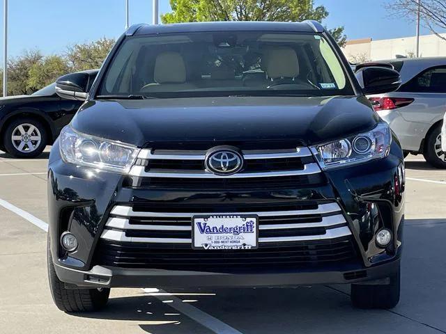 used 2017 Toyota Highlander car, priced at $21,629