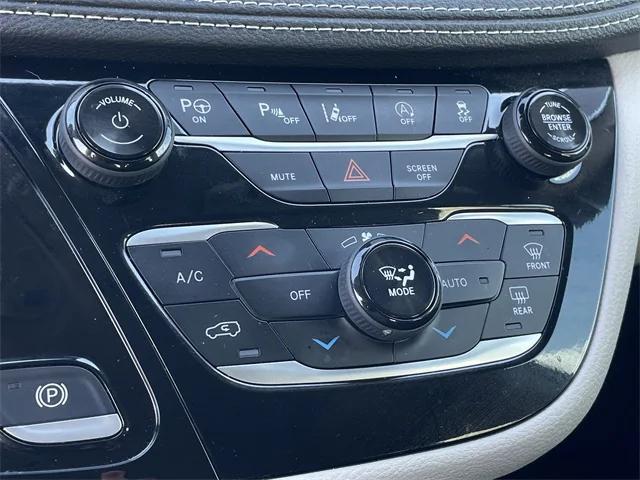 used 2024 Chrysler Pacifica car, priced at $24,318