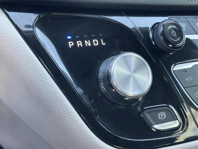 used 2024 Chrysler Pacifica car, priced at $24,318