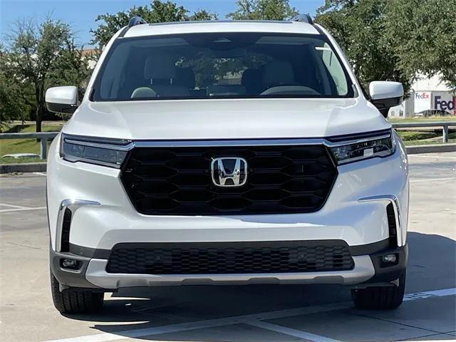 new 2025 Honda Pilot car, priced at $51,109