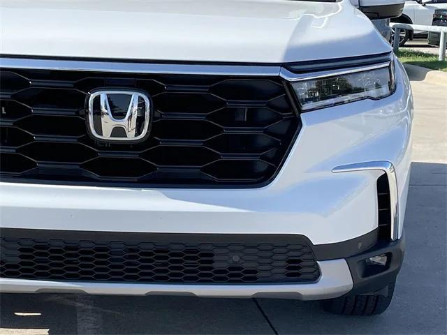 new 2025 Honda Pilot car, priced at $51,109