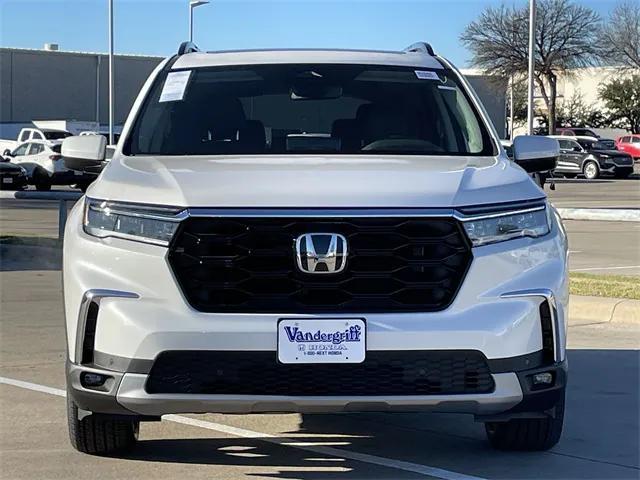 new 2025 Honda Pilot car, priced at $50,304