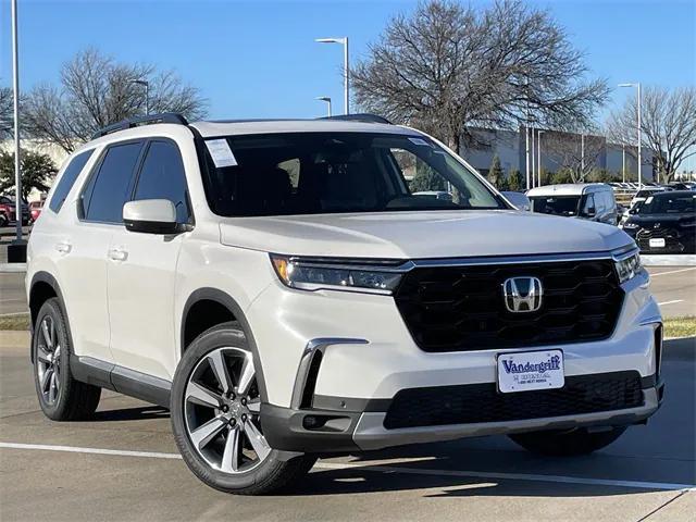 new 2025 Honda Pilot car, priced at $50,304