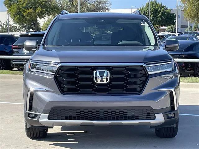 new 2025 Honda Pilot car, priced at $49,457