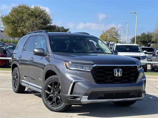 new 2025 Honda Pilot car, priced at $49,457