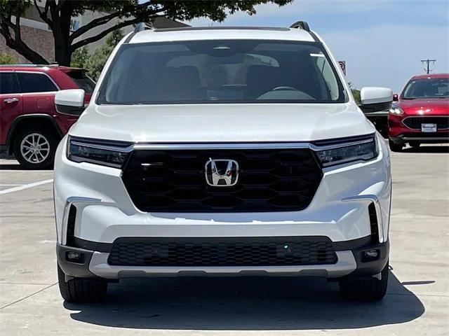 new 2025 Honda Pilot car, priced at $51,364