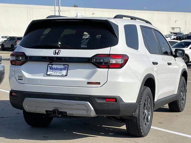 new 2025 Honda Pilot car, priced at $50,456