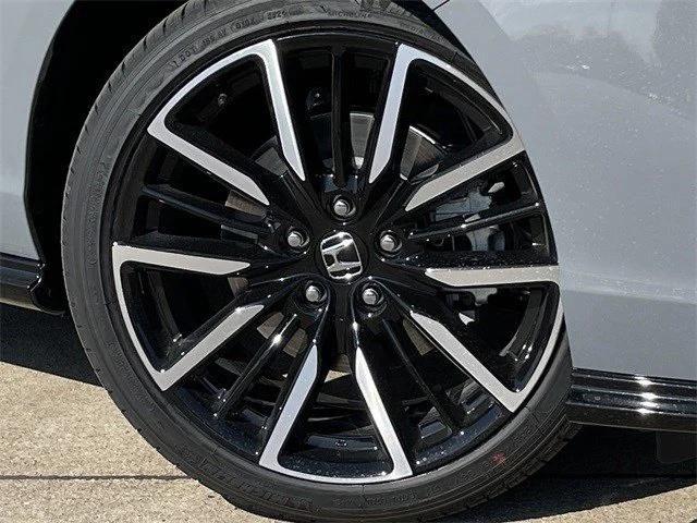 new 2025 Honda Accord Hybrid car, priced at $37,583