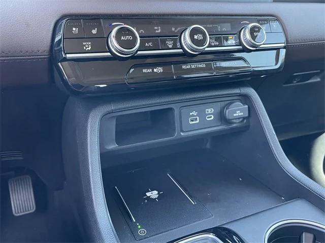 used 2025 Honda Pilot car, priced at $47,729