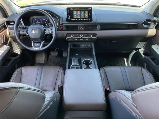 used 2025 Honda Pilot car, priced at $47,969