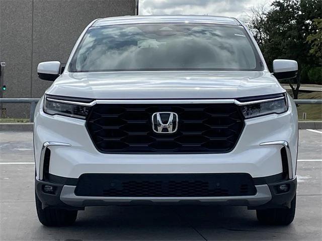 new 2025 Honda Pilot car, priced at $43,712