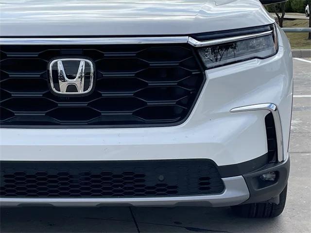 new 2025 Honda Pilot car, priced at $43,712