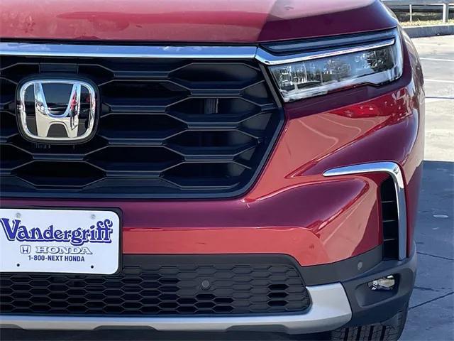 new 2025 Honda Pilot car, priced at $44,204