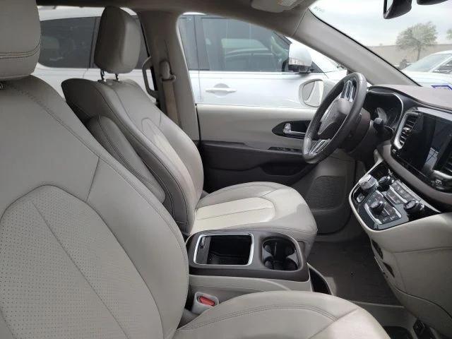 used 2020 Chrysler Pacifica car, priced at $23,385