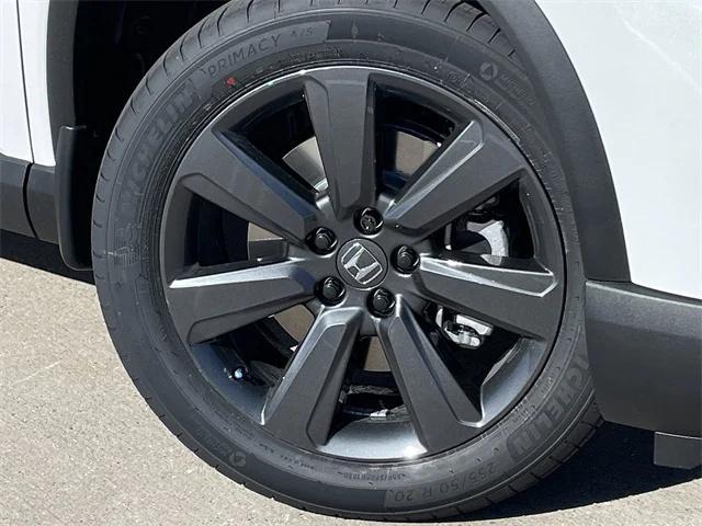 new 2025 Honda Pilot car, priced at $43,004