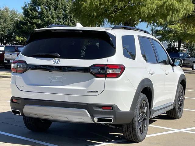 new 2025 Honda Pilot car, priced at $52,426