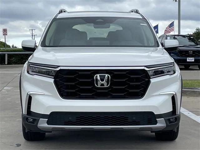 new 2025 Honda Pilot car, priced at $52,562